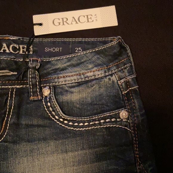 Size 25 Jean Shorts - Picture 7 of 15